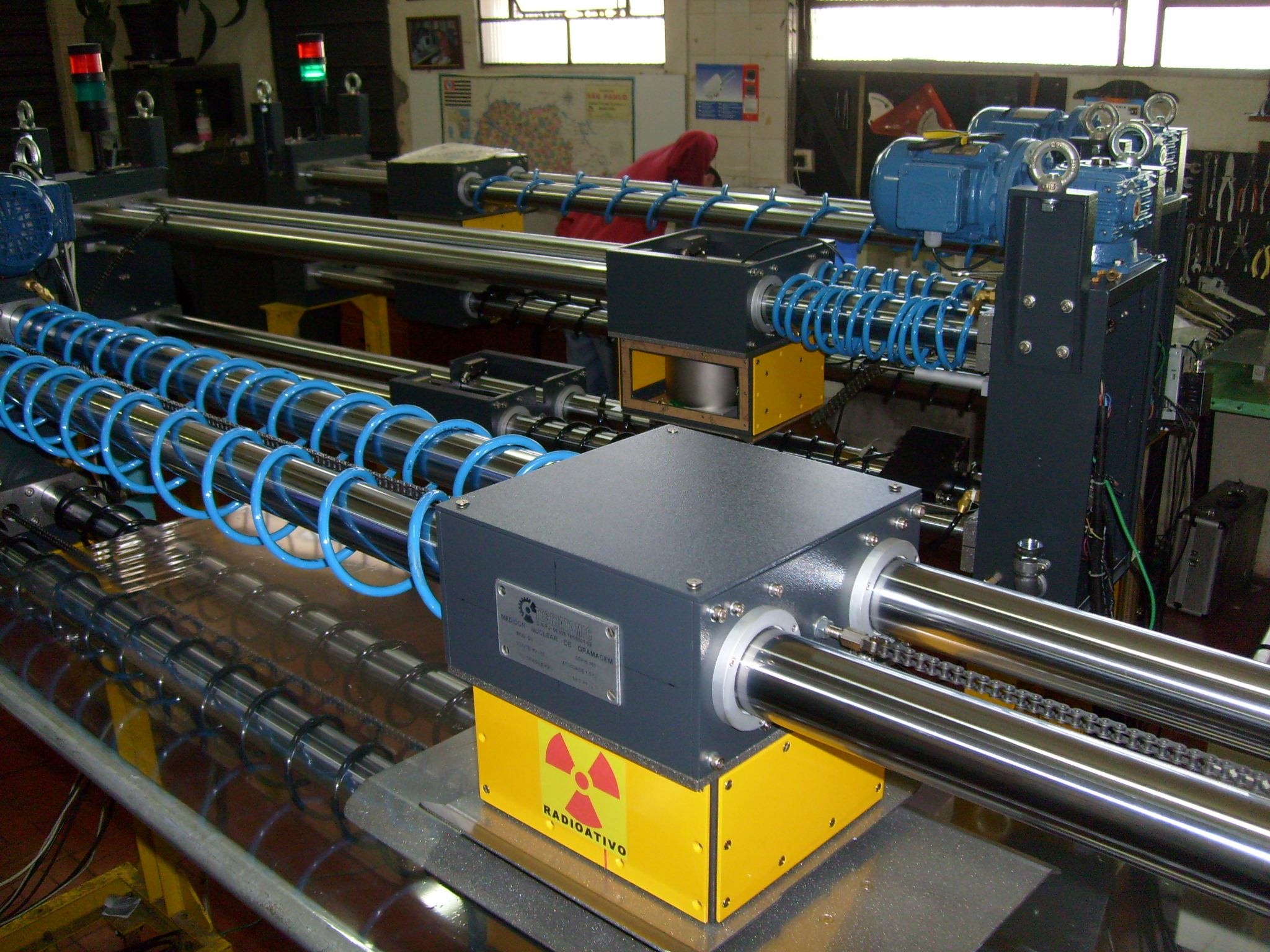 3 Equipos en Línea de Producción.JPG